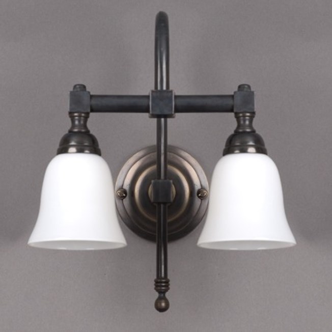 Badkamer wandlamp Bell 2-lichts in brons met open, opaal witte glaskappen