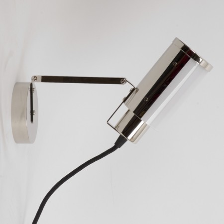 Multifuncionele lamp met snoer, stekker en draaischakelaar. Hier afgebeeld als wand/schilderijlamp.